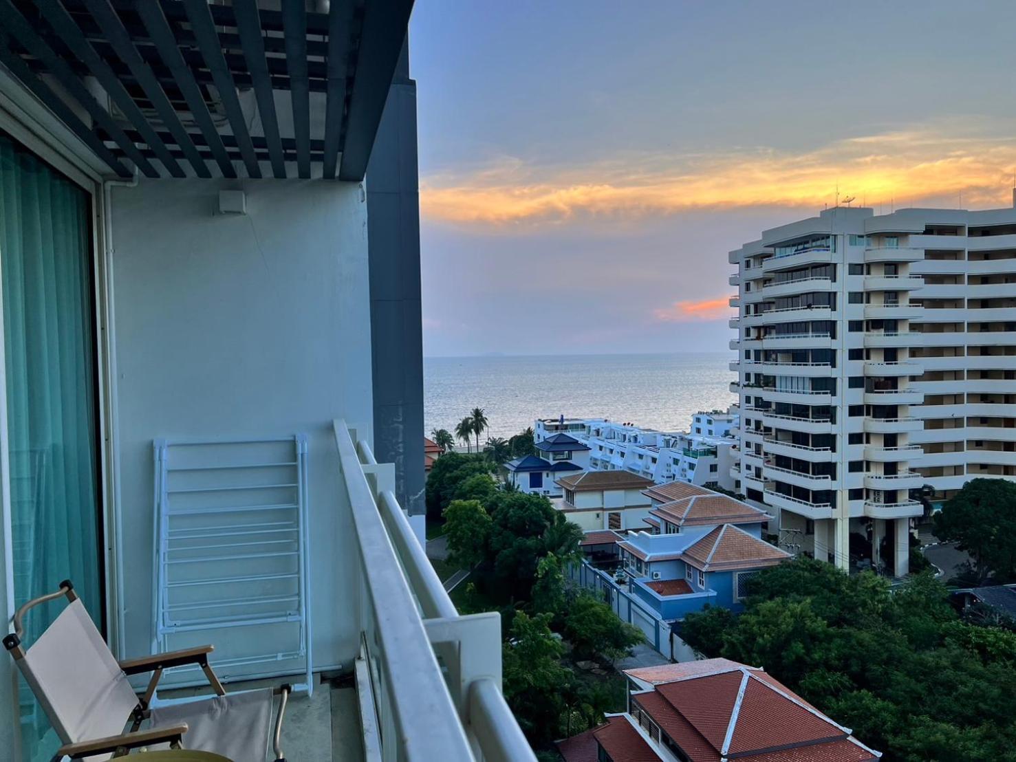 Residence By Hello Pattaya At Veranda Джомтиен Бийч Стая снимка